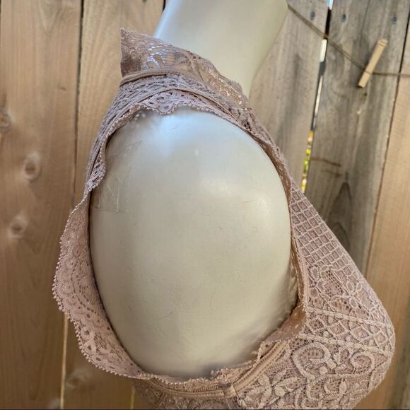 Haute Monde beige lace bodysuit size medium - Picture 4 of 13